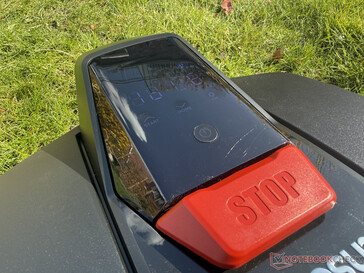 Besturingseenheid en display op de robotmaaier