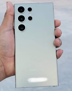 De Galaxy S24 Ultra met de nieuwe S Pen die uitsteekt. (Afbeeldingsbron: @DavidMa05368498)