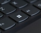 Close-up van een toetsenbord waarbij de Windows-toets in beeld staat