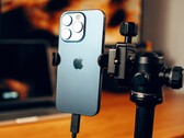 De periscoop telefotocamera van de iPhone 15 Pro Max kost Apple aanzienlijk meer. (Afbeelding: Yianni Mathioudakis)
