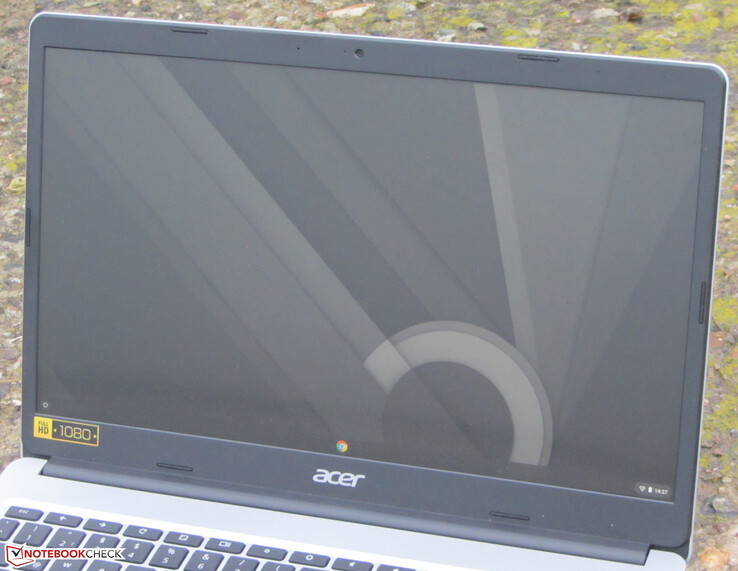 Chromebook buiten (foto genomen op een bewolkte dag)