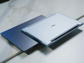 De Dell XPS 13 is voor studenten verkrijgbaar vanaf 599,99 dollar. Afgebeeld: twee kleurvarianten van de laptop.