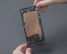 OnePlus 12 teardown onthult een grote dampkoelkamer (Afbeelding bron: WekiHome YouTube)