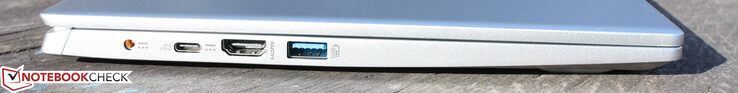 Stroomvoorziening (holle stekker), USB Type-C 3.1 met PD en DisplayPort, HDMI, USB-A 3.1