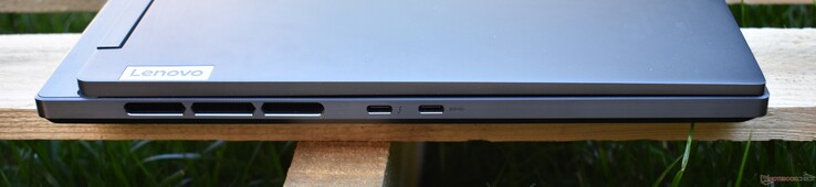 Links: Thunderbolt 4, USB-C 3.1 Gen 1