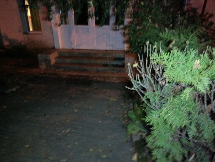 Nachtfotografie: Primaire camera + Camping Light (Afbeelding bron: Sergey Tarasov - Notebookcheck)