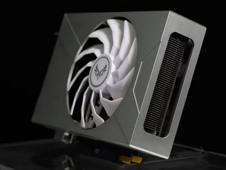 GeForce RTX 4070 Sakura Snow X heeft een volledig uit aluminium vervaardigde shroud (Beeldbron: Zephyr)