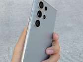 De Galaxy S24 Ultra zal naar verwachting een plat scherm en een titanium frame hebben, naast andere veranderingen ten opzichte van vorige modellen. (Afbeeldingsbron: @DavidMa05368498)