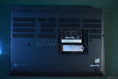 Lenovo ThinkPad P16 Gen 2: serviceklep verwijderd