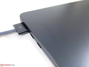 De MagSafe connector is terug.