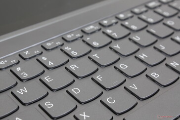 Toetsen zijn niet zo diep of stevig als op een echt toetsenbord uit de ThinkPad T-serie