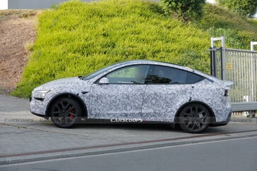 2026 Tesla Model Y Performance zijaanzicht
