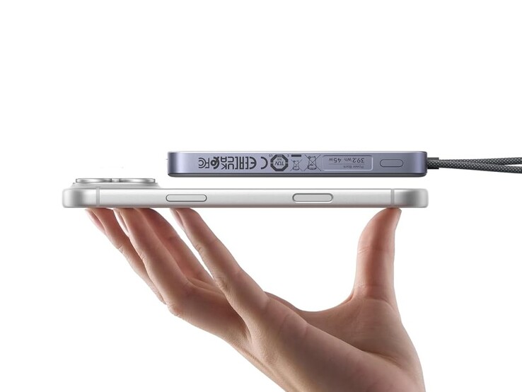 De Ugreen MagFlow Air Ultra Slim Powerbank is 13,9 mm dik.