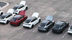 Tesla legt een voorraad aan van goedkopere Model Y-modellen met wit interieur bij Giga Texas (Afbeelding bron: Joe Tegtmeyer/X)
