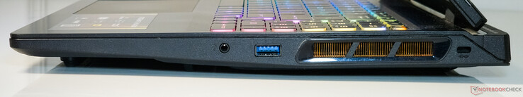 Rechts: 3,5 mm combo audio-aansluiting, USB 3.2 Gen1 Type-A, Kensington-slot