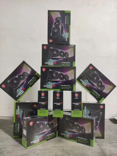 MSI GeForce RTX 4070 Ti Gaming X Trio te koop op de Chinese markt. (Afbeelding Bron: Baidu via Wccftech)