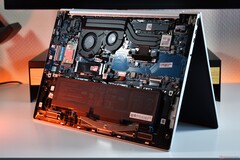 De binnenkant van de HP EliteBook 8 G2a 16