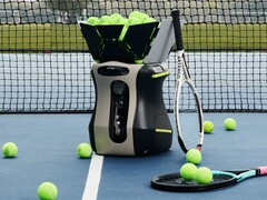 De Pongbot Aura kan spelers coachen en scheidsrechter zijn bij tennis-, padel- en pickleballwedstrijden.