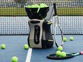 De Pongbot Aura kan spelers coachen en scheidsrechter zijn bij tennis-, padel- en pickleballwedstrijden.
