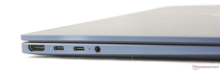 Links: HDMI 2.1, 2x USB-C Thunderbolt 4 met DisplayPort 2.1 + Power Delivery 3.0, 3,5 mm-hoofdtelefoonaansluiting