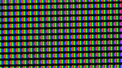 Het LC-beeldscherm gebruikt een klassieke RGB-subpixelmatrix bestaande uit een rode, een blauwe en een groene LED.