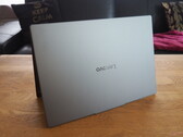 Stijlvol en van hoge kwaliteit: Het chassis van de IdeaPad Slim 5 16 is indrukwekkend. (Afbeeldingsbron: Notebookcheck)