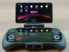De Retroid Dual Screen Add-on voegt een tweede scherm toe aan compatibele Retroid-handhelds. (Afbeeldingsbron: Retroid)