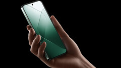 De Xiaomi 15 behoudt naar verluidt hetzelfde compacte formaat als de Xiaomi 14, maar krijgt een grotere batterij (Afbeelding bron: Xiaomi)