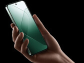 De Xiaomi 15 behoudt naar verluidt hetzelfde compacte formaat als de Xiaomi 14, maar krijgt een grotere batterij (Afbeelding bron: Xiaomi)