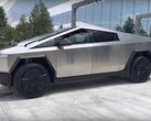 Tesla's Cybertruck lijkt de productiestatus te naderen in zijn laatste optreden op een aandeelhoudersvergadering in Texas. (Beeldbron: Farzad Mesbahi op YouTube)