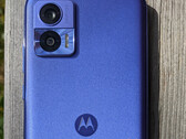 De Edge 30 Neo deed het goed in onze tests. (Afbeelding bron: Notebookcheck)