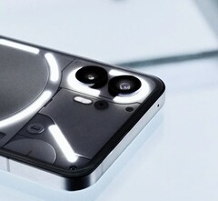 Het gerucht gaat dat de Nothing Phone (3) de kenmerkende Glyph-interface van het bedrijf zal laten vallen. Afgebeeld - Nothing Phone (2) (Afbeelding Bron: Nothing)