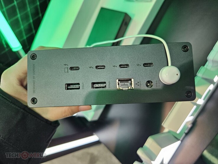 De Revodok Max 2131 heeft Thunderbolt 5-karakter. (Afbeeldingsbron: TechPowerUp)