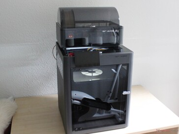 Het AMS kan ook bovenop de printer worden geplaatst, hoewel de bovenste glasplaat dan niet meer eenvoudig kan worden verwijderd