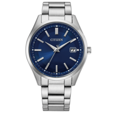 Citizen CB0300-53L radiogestuurd Eco-Drive-horloge met een blauwe wijzerplaat met zonnestraalpatroon, roestvrijstalen armband, staafvormige uurmarkeringen en datumweergave.