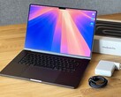 De MacBook Pro met OLED-beeldscherm zou eind volgend jaar al op de markt kunnen komen. (Afbeeldingsbron: Notebookcheck)