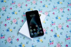 De Motorola Moto G87 heeft een zeer heldere AMOLED, wat niet altijd positief is.