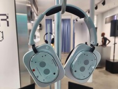 De Nothing Headphones (1) zal verkrijgbaar zijn in lichtblauw. (Afbeeldingsbron: nothing_fan_blog via Instagram)