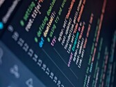 Close-up van een scherm waarop Python-broncode in kleur is gemarkeerd