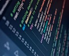 Close-up van een scherm waarop Python-broncode in kleur is gemarkeerd