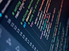 Close-up van een scherm waarop Python-broncode in kleur is gemarkeerd