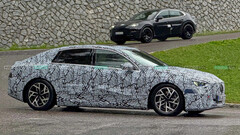 De Mercedes C-Klasse EQ: Spionnenfoto&#039;s van de nieuwe elektrische sedan - Doorbraak in design en actieradius. (Afbeeldingsbron: Andrei Nedelea)pdate belofte is aanzienlijk beperkt.