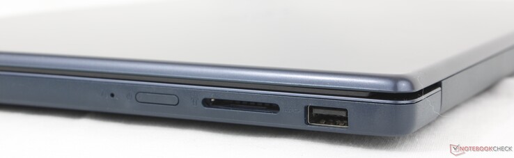 Rechts: OneKey Recovery, Aan/uit-knop, SD-kaartlezer, USB-A (5Gbps)