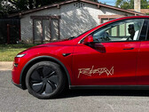 Het Tesla Robotaxi platformlogo op een Model Y. (Afbeeldingsbron: TslaChan/X)