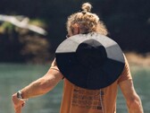 EcoFlow opent voorbestellingen voor zijn PowerHat, ontworpen om onderweg elektronica op te laden met zonne-energie. (Afbeeldingsbron: EcoFlow)