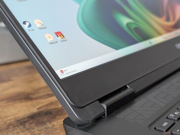 Geen edge-to-edge glas, OLED of touchscreen opties om de kosten laag te houden