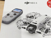 De Neo 3 en de bijbehorende nieuwe RC Mini-afstandsbediening.