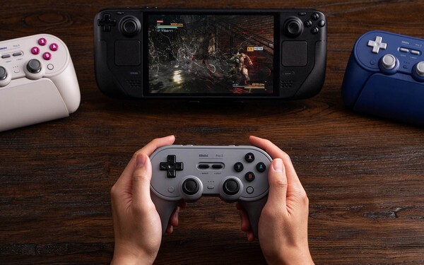 De 8BitDo Pro 3 is compatibel met het Steam Deck en SteamOS-apparaten. (Afbeeldingsbron: 8BitDo)
