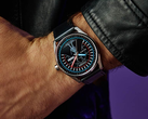 Een afbeelding van het nieuwe Citizen Star Wars duel horloge op een leren bandje om een pols.