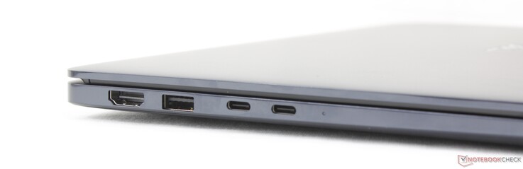 Links: HDMI 2.1, USB-A 3.2 Gen. 1, 2x USB-C Thunderbolt 4 met DisplayPort 2.1 + Power Delivery